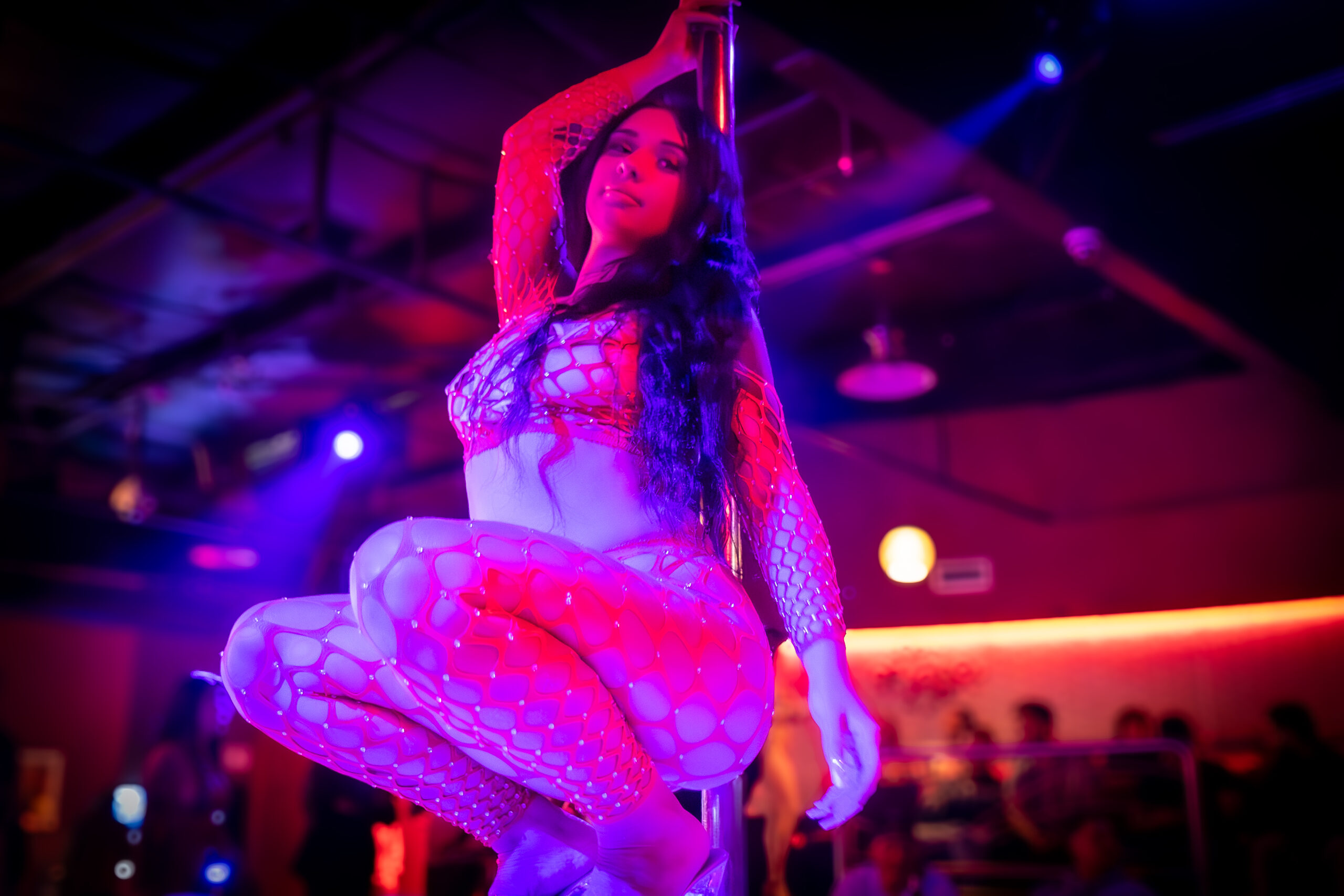 Club 390 Entertainer Bella